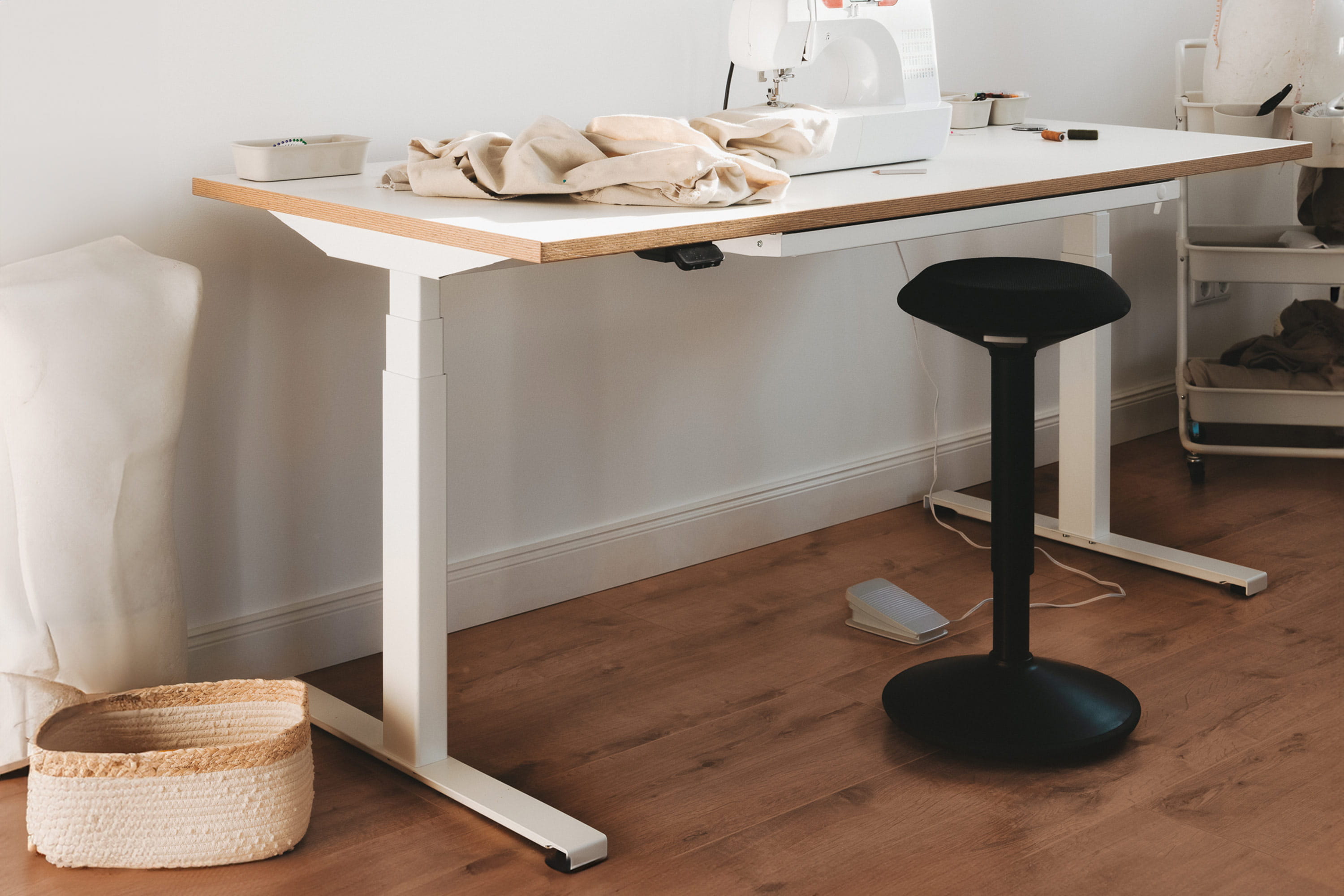 Melamine laminate desktops – Multiplex edge Melamine laminate desktops – Multiplex edge