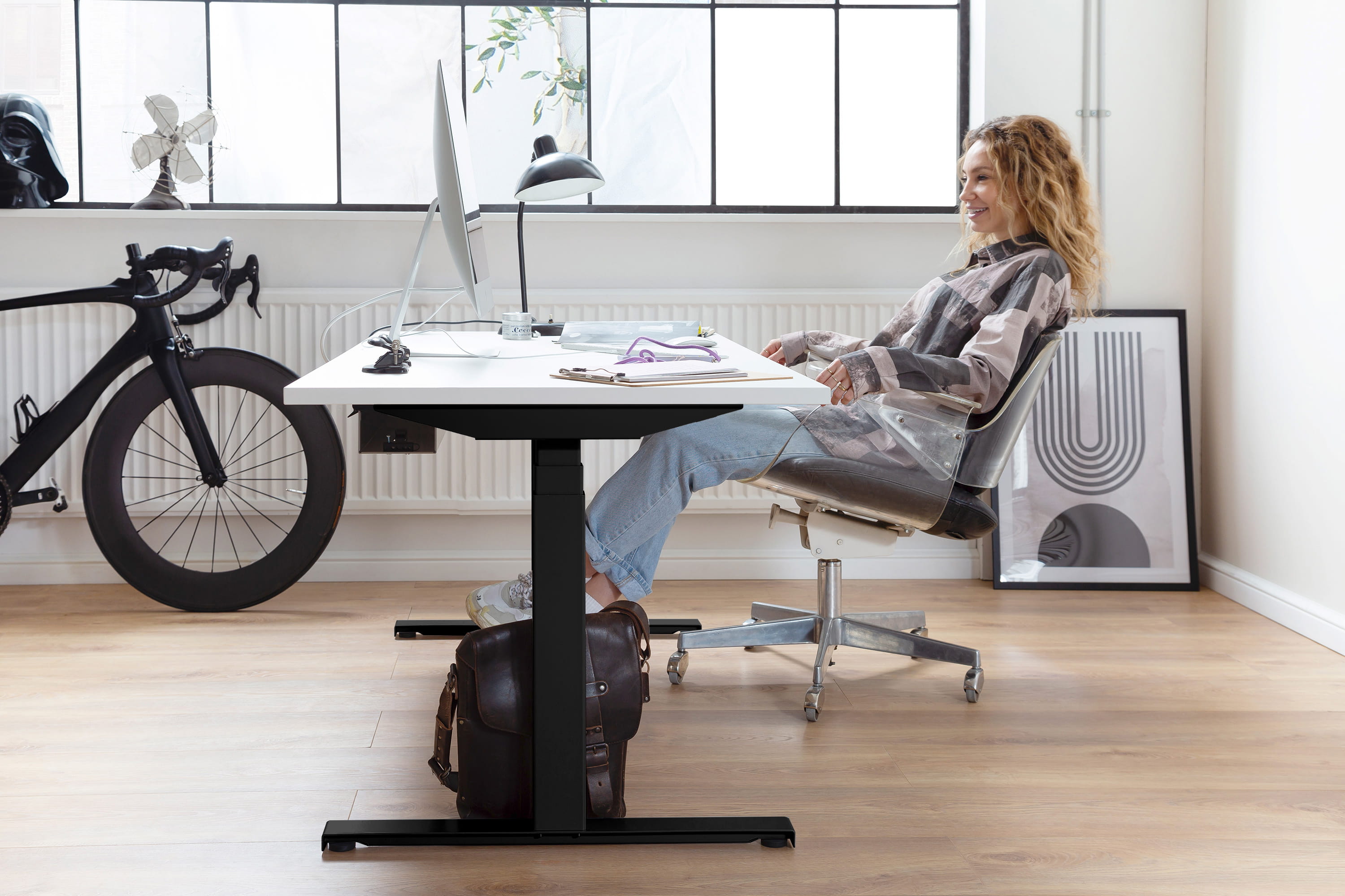 bild10_easydesk_schwarz_milieu_3000x2000 Easydesk