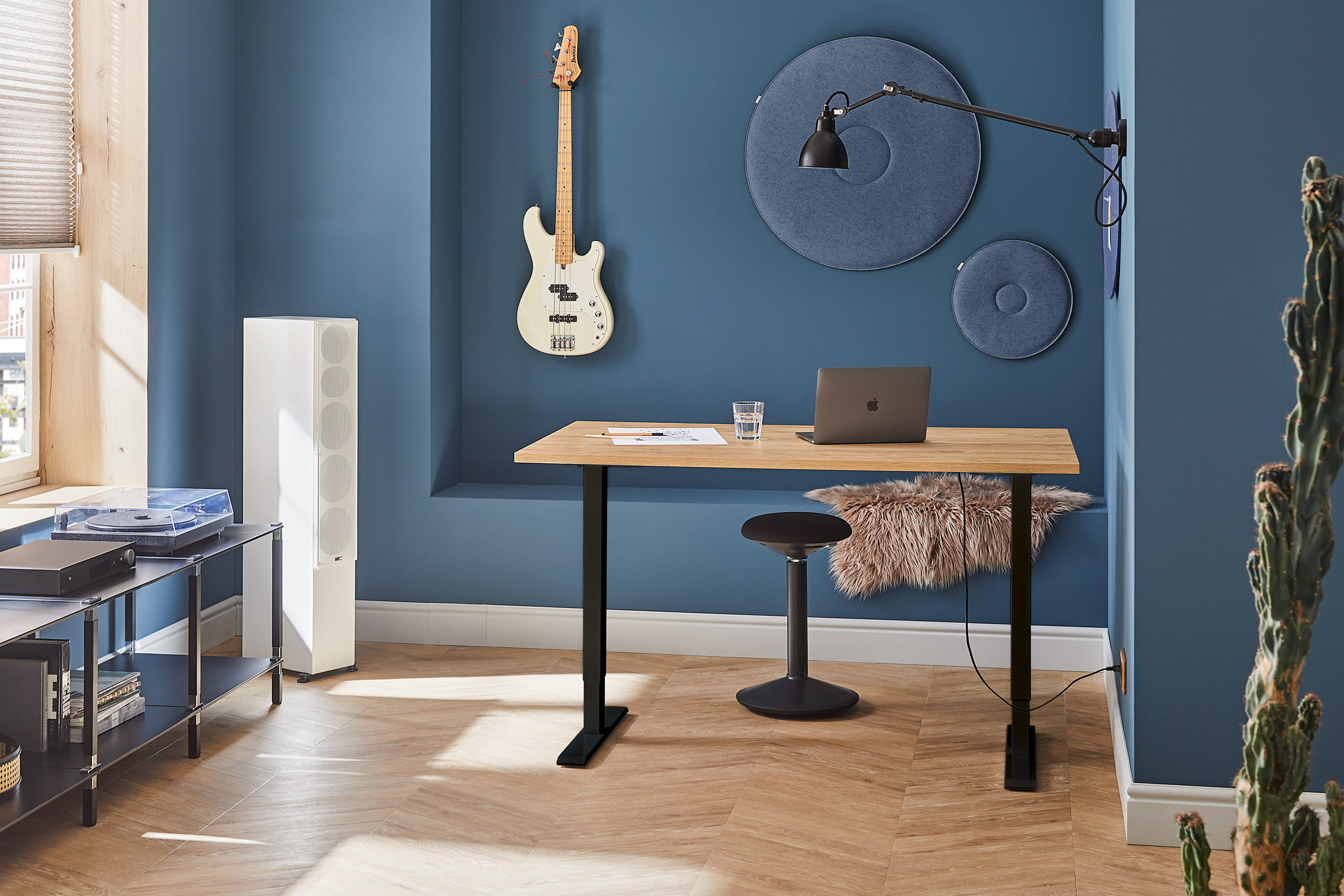 bild10_homedesk-eco_schwarz_3000x2000 bild10_homedesk-eco_schwarz_3000x2000