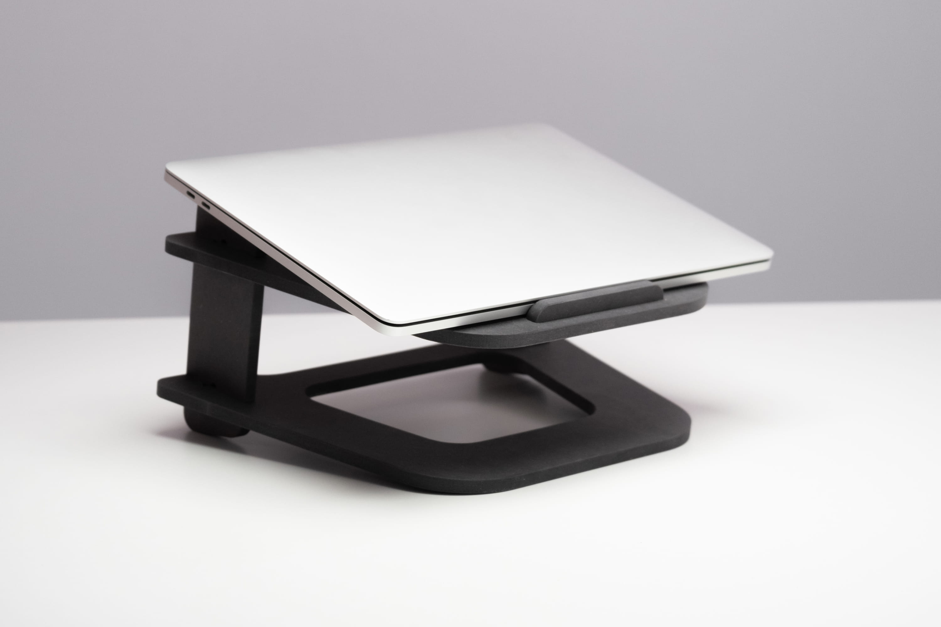 bild03_hydesk_schwarz_3000x2000 Hydesk Multistand