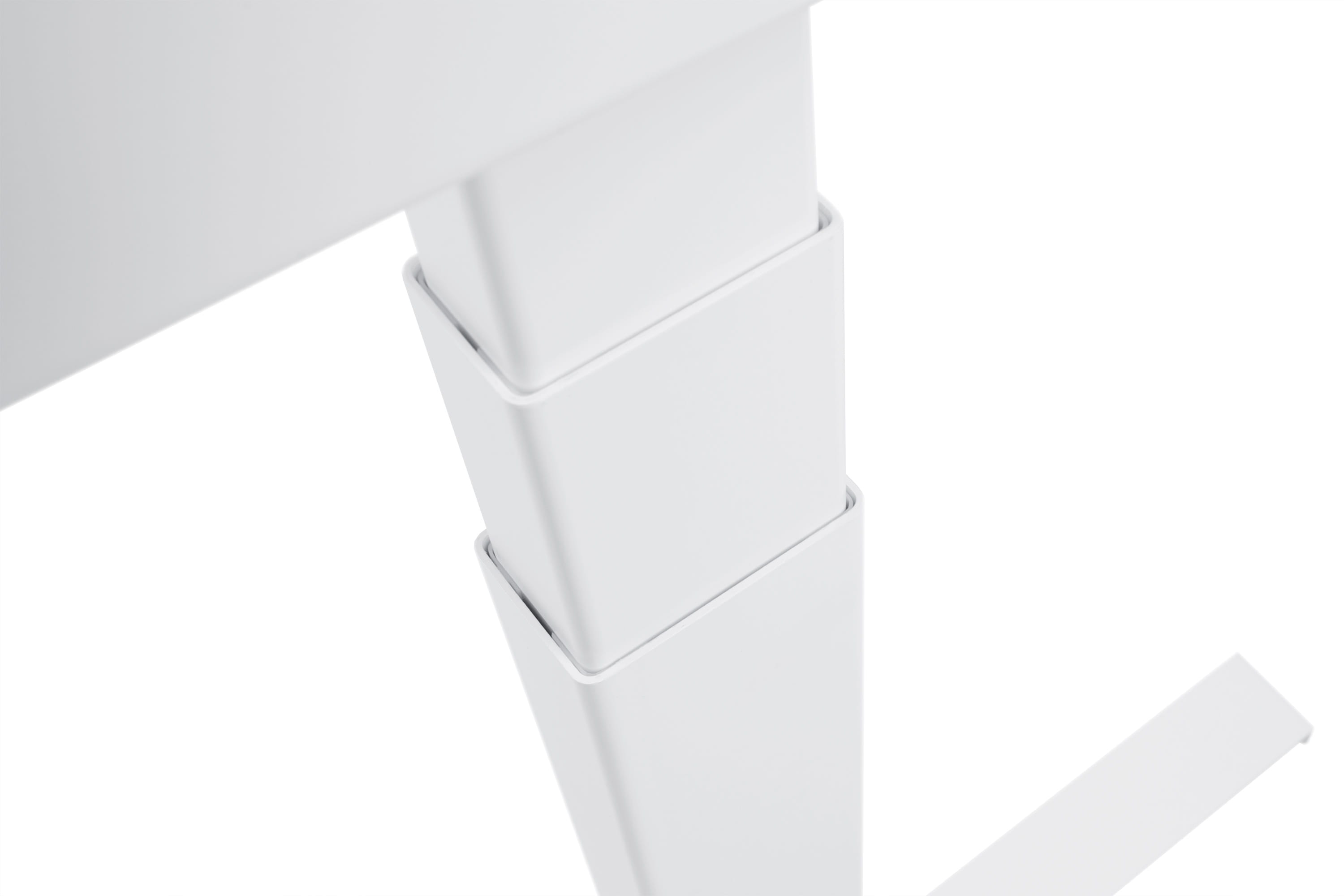 bild05_easydesk_weiss_detail_3000x2000 Easydesk avec plateau en mélaminé - chants en multiplex