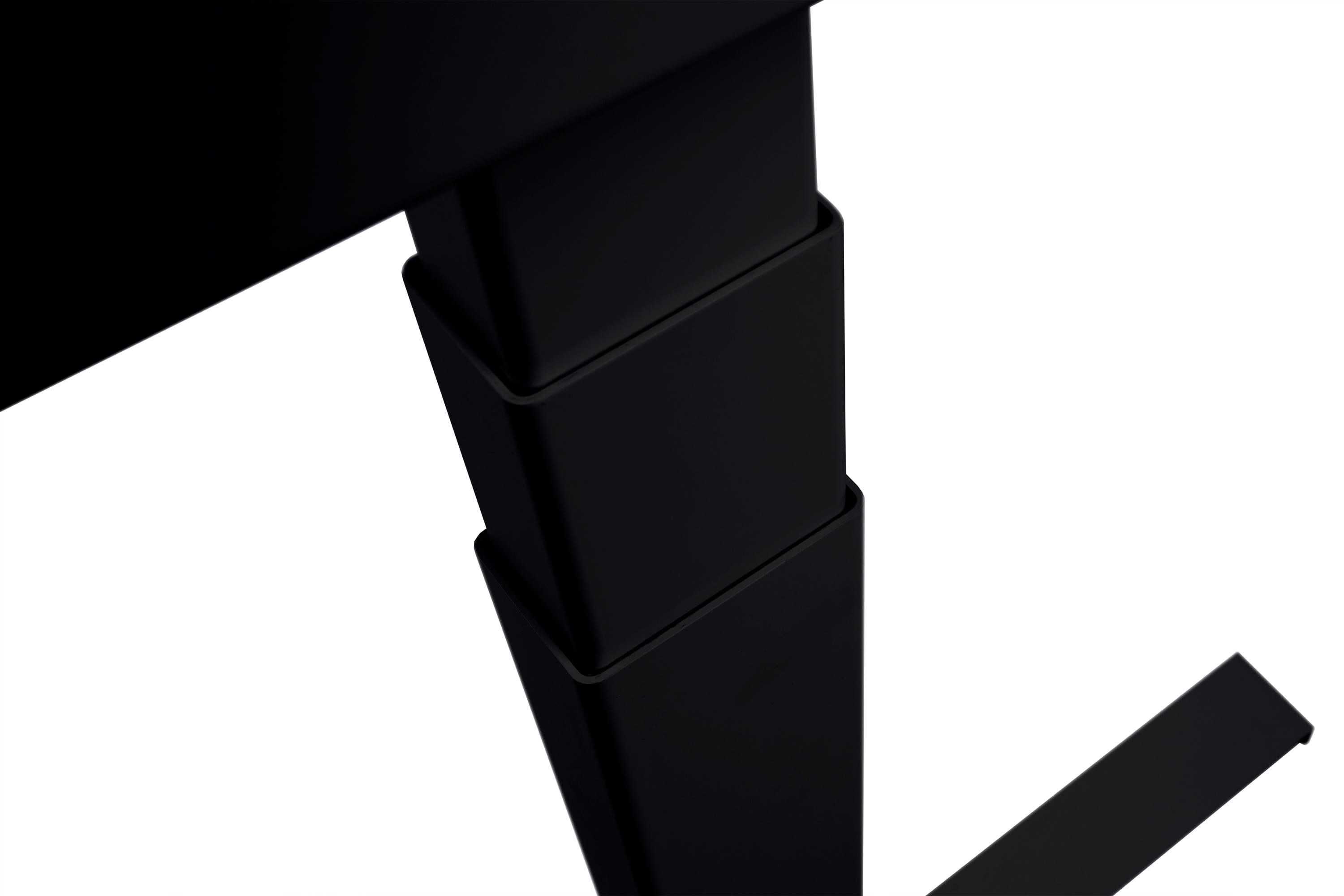 bild05_easydesk_schwarz_detail_3000x2000 Easydesk mit Tischplatte Melaminharz beschichtet - Multiplexkante